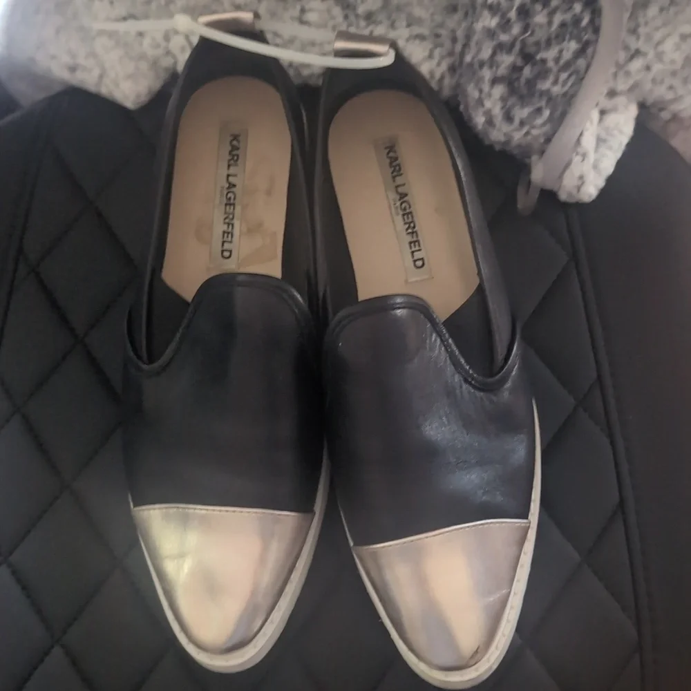 Karl Lagerfeld Size 8M Black & Silver Slip-On Loafers
